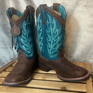 Laredo Faye Western Brown Square Toe Turquoise Boots w/Embroidery & Studs. 7M